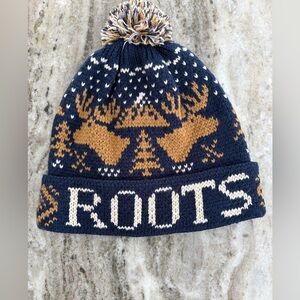 ROOTS Canada Adult One Size Beanie Hat Pom Pom Blue Moose Trees